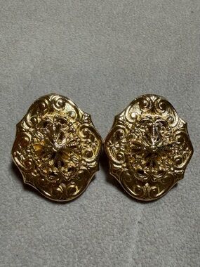 Vintage Monet Baroque Filigree Gold Statement Clip On Earrings Ornate Signed